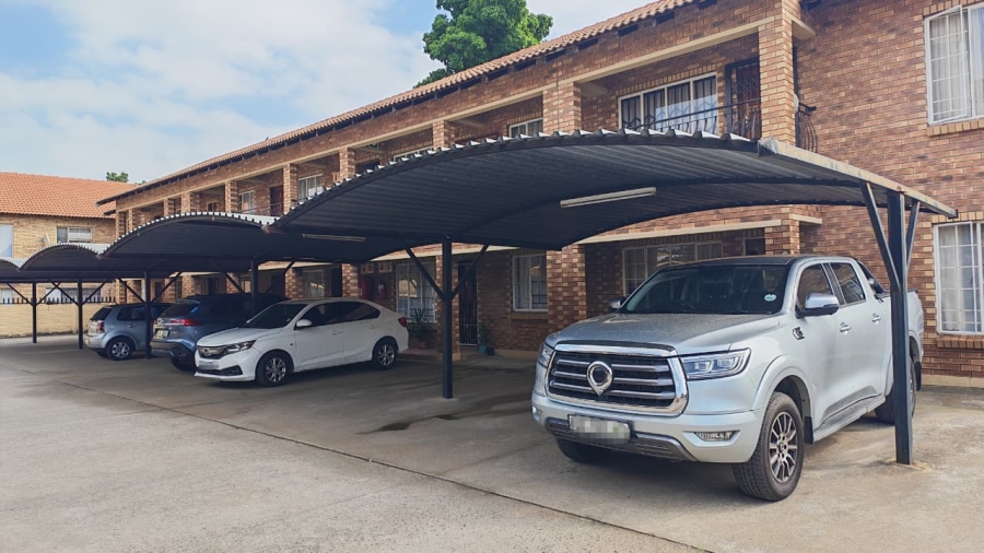 2 Bedroom Property for Sale in Rustenburg Central North West